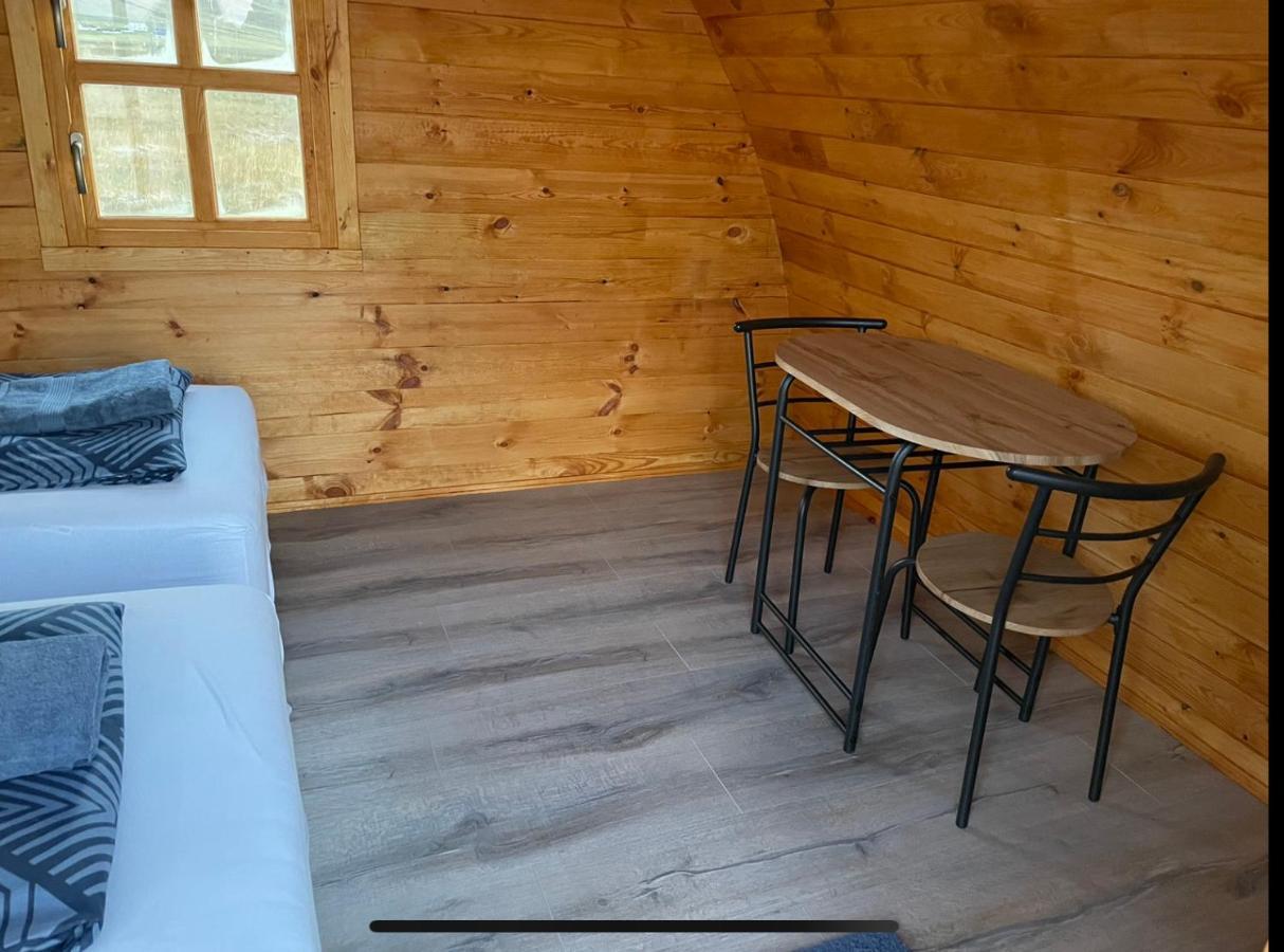 Starlight Camping Pods 霍尔斯沃德吕尔 外观 照片
